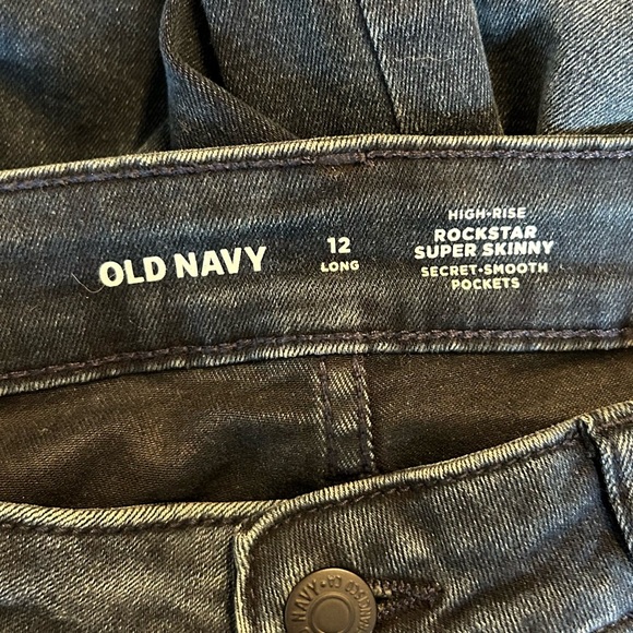 NWT Old Navy High Rise Rockstar Super Skinny Jeans Women’s SZ 12 Long Dark Wash - Picture 6 of 8
